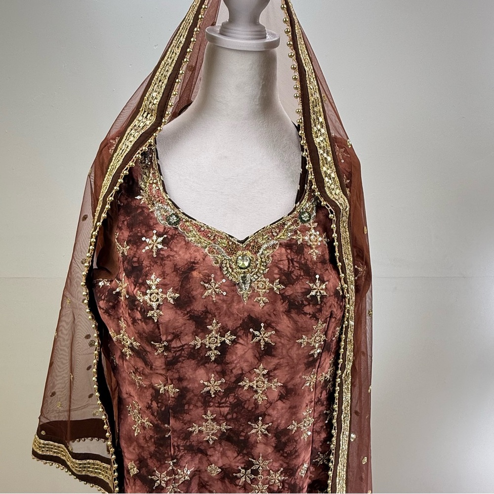 β¨ Lavish Brown & Gold Embellished Party Suit β New, Never Worn (3-Piece) Plazzo - Picture 5 of 14